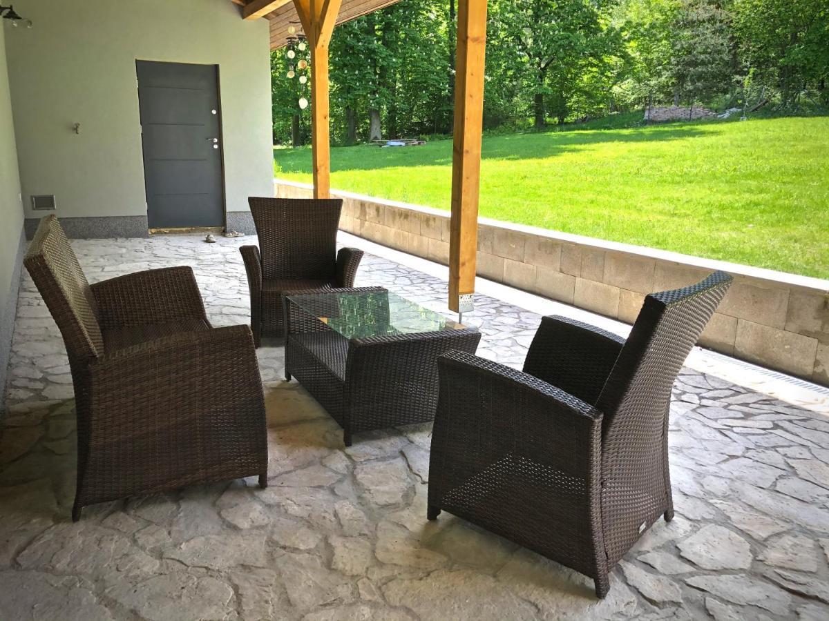 Mezonetový apartmán s terasou na samotě v lese Vlkava Esterno foto